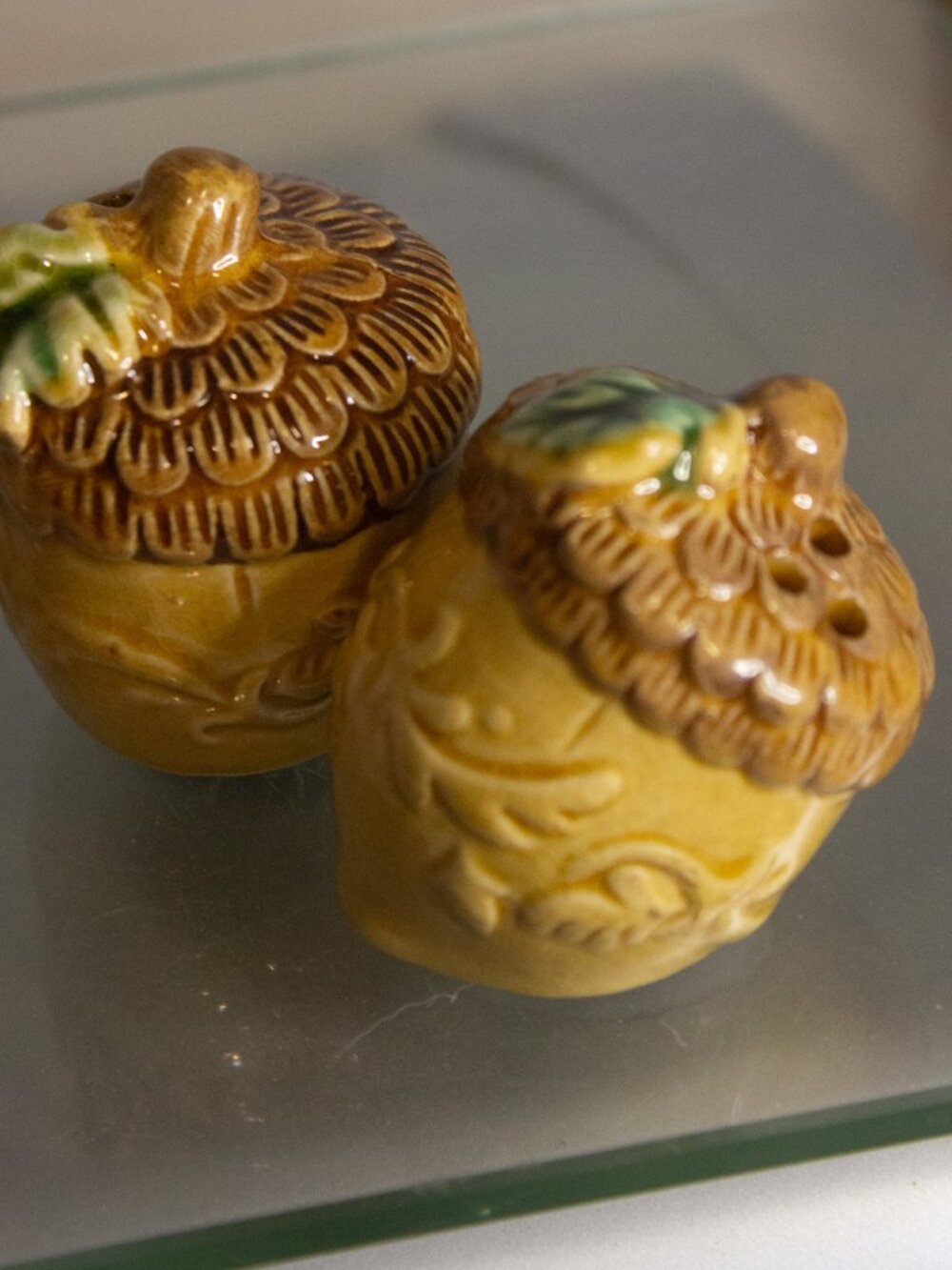 Ceramic Acorn Salt & Pepper Shaker Set – Fall Décor / Thanksgiving Table